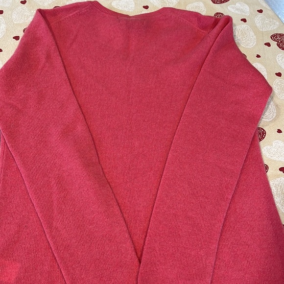 NWT TAHARI Pure Luxe 100% Cashmere V Neck Sweater. Pink, size Medium - Picture 8 of 12